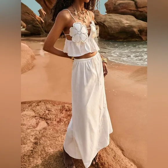 Women’s Floral 2-Piece Set – V-Neck Ruffle Hem Top &amp; Skirt, Vacation Outfit