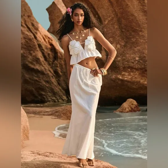 Women’s Floral 2-Piece Set – V-Neck Ruffle Hem Top &amp; Skirt, Vacation Outfit