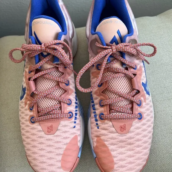 Womens NEW Nike Gianni Immortality Basketball Sneakers Size 10
