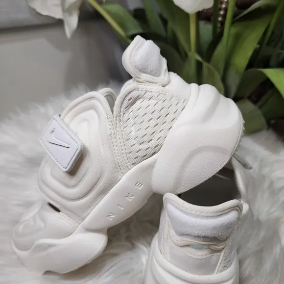 Womens Nike Aqua Rift Sail White Split Toe Sandals Shoes Size5 new