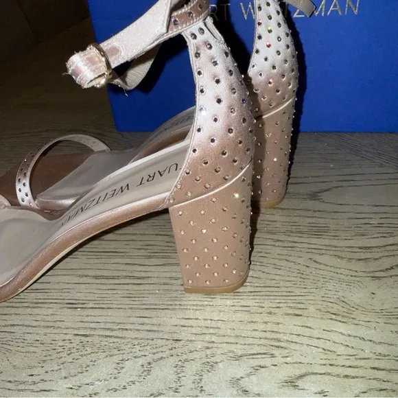 Women’s Stuart Weitzman Nearlynude Satin Studded Sandals In Adobe Size 10.5B