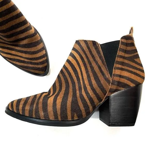 WONDERS Zebra Booties