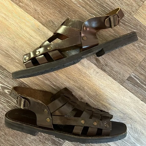 Wreck-Kreations leather grommets buckled soles made of tires size 12 sandals