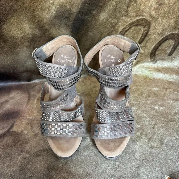 Y2k costal avant garde gray and silver studded leather sandals size 8