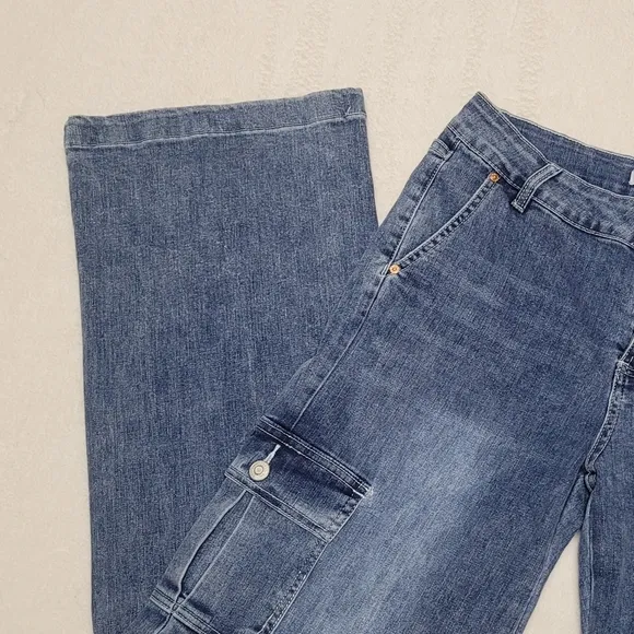 YMI Women's Mid Wash Low Rise Flap Pocket Wide Leg Skater Jeans 28