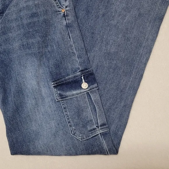 YMI Women's Mid Wash Low Rise Flap Pocket Wide Leg Skater Jeans 28