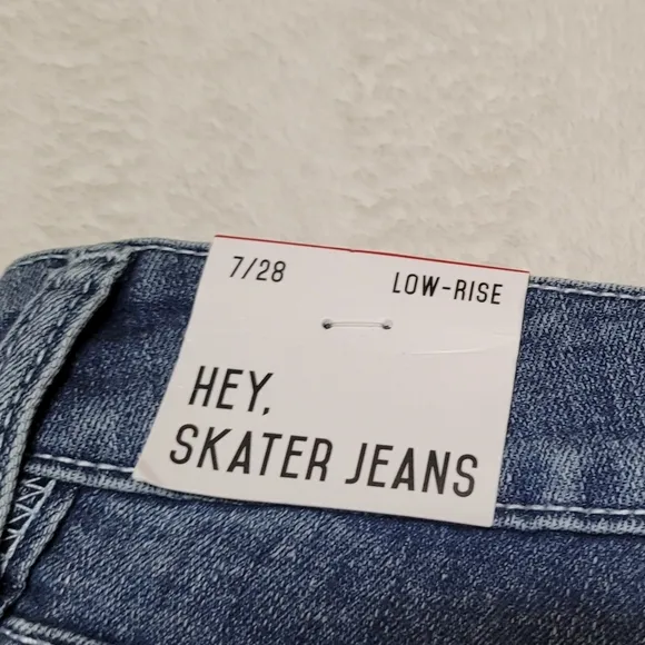 YMI Women's Mid Wash Low Rise Flap Pocket Wide Leg Skater Jeans 28