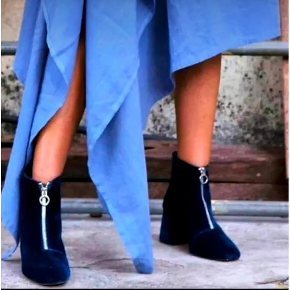 Zara 9.5  Velvet Front Zip Ankle Boots Midnight Blue Square Toe Block Heel EUC