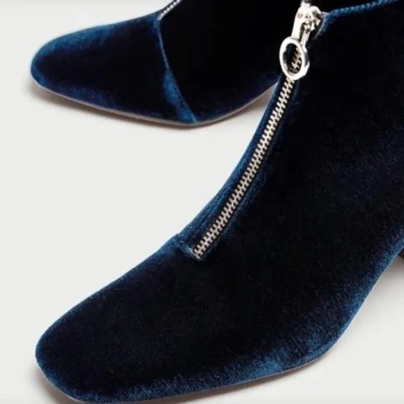 Zara 9.5  Velvet Front Zip Ankle Boots Midnight Blue Square Toe Block Heel EUC