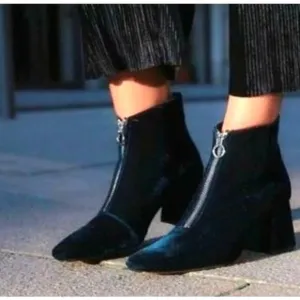 Zara 9.5  Velvet Front Zip Ankle Boots Midnight Blue Square Toe Block Heel EUC