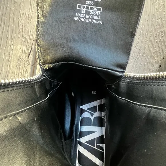 Zara Ankle Lug Sole Chunky Platform Front Zip Boots sz 38