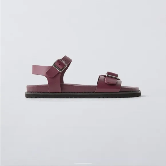 Zara kids, Maroon, leather sandals with buckle, size 2.5 ( 8.5 inches )