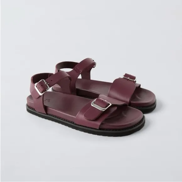 Zara kids, Maroon, leather sandals with buckle, size 2.5 ( 8.5 inches )