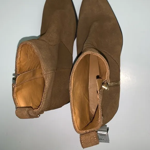 Zara Leather boots without lacing. Suede. Brown..