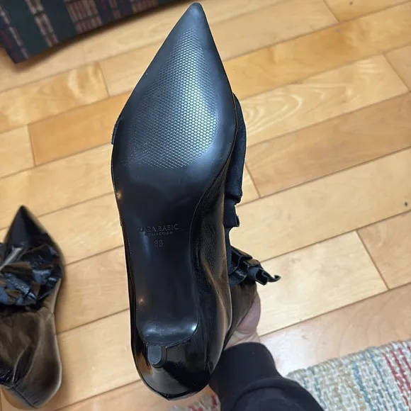 ZARA patent leather kitten heel pointed toe booties with front zipper &amp; ruffles!