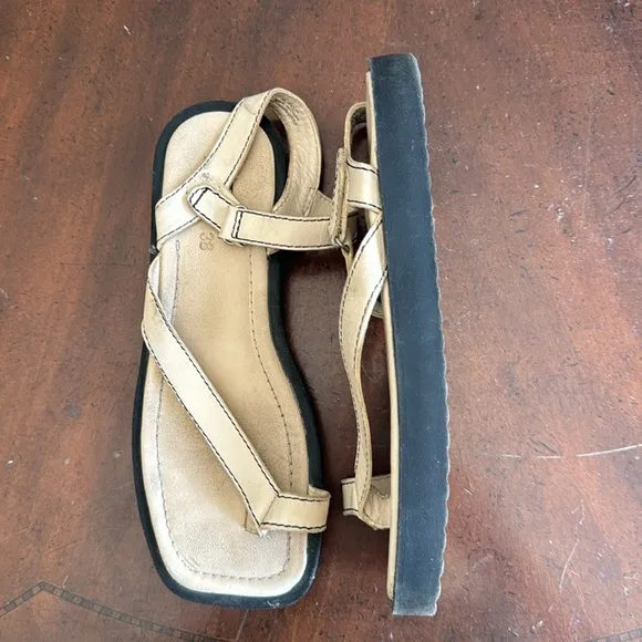 Zara topstitched leather sandals