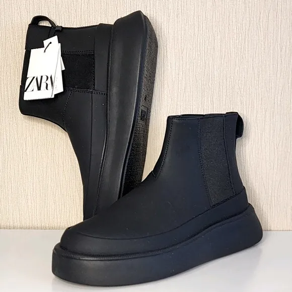 ZARA WEIGHTLESS WATERPROOF RUBBERIZED THICK PLATFORM SOLE ANKLE BOOTS EU 40 US 7