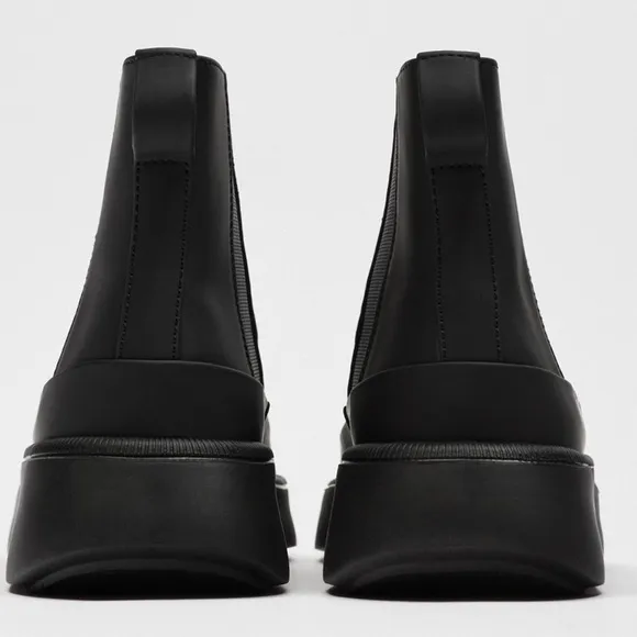 ZARA WEIGHTLESS WATERPROOF RUBBERIZED THICK PLATFORM SOLE ANKLE BOOTS EU 40 US 7