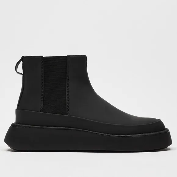 ZARA WEIGHTLESS WATERPROOF RUBBERIZED THICK PLATFORM SOLE ANKLE BOOTS EU 40 US 7
