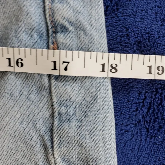 Zara Women's Light Wash Ripped Baggy Jeans High-Waisted Wide Leg Size 2